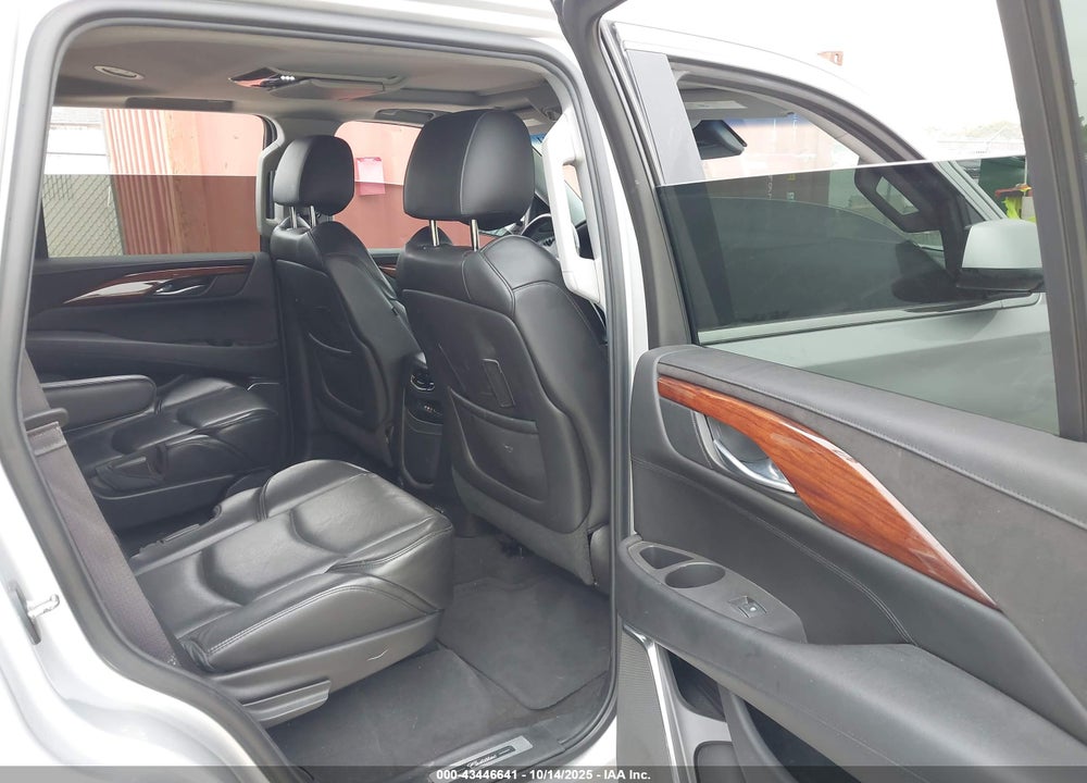 2015 CADILLAC ESCALADE VIN: 1GYS4CKJ2FR172629