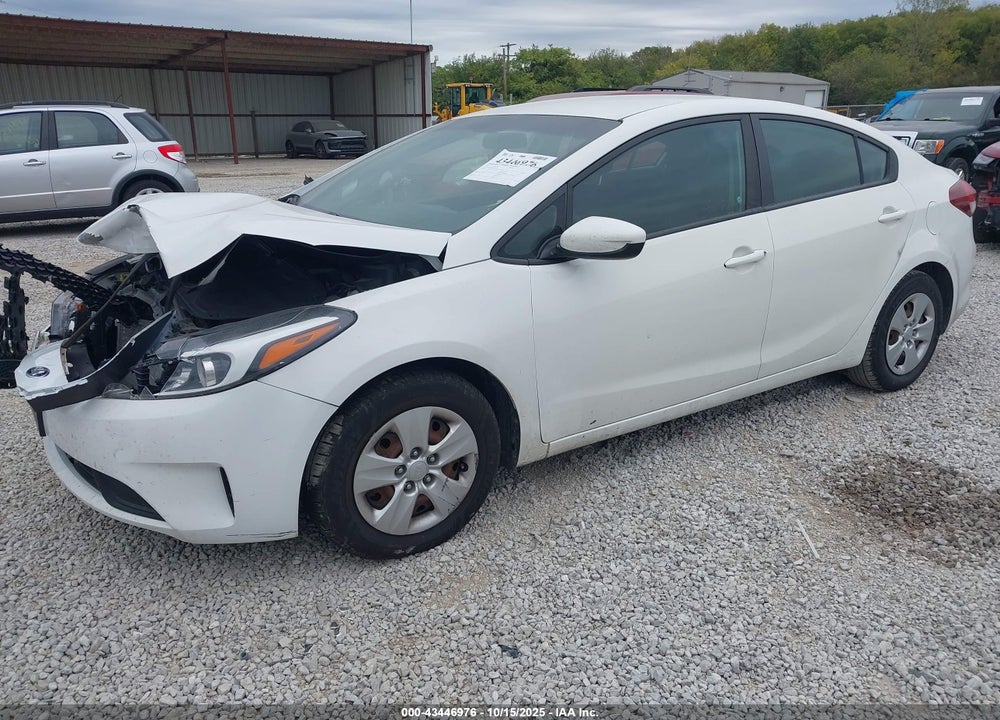 2017 KIA FORTE VIN: 3KPFK4A7XHE032254