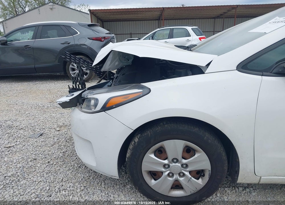 2017 KIA FORTE VIN: 3KPFK4A7XHE032254