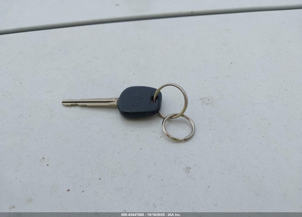 2005 TOYOTA COROLLA CE VIN: 1NXBR32E55Z567535