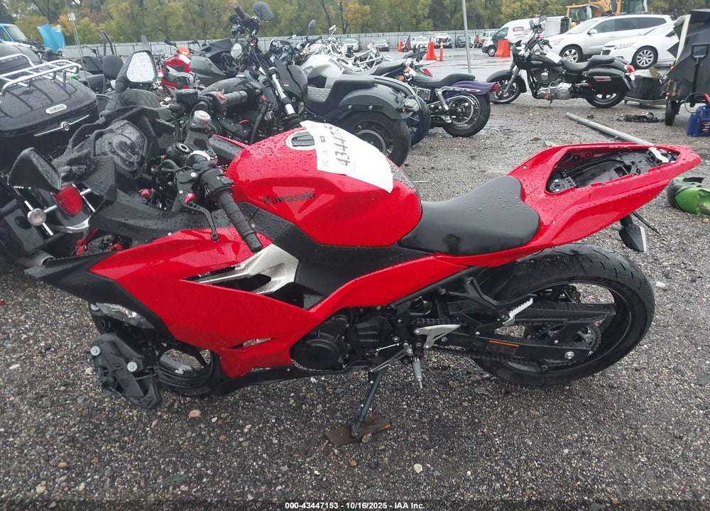 2021 KAWASAKI EX400 VIN: JKAEXKG11MDA96745