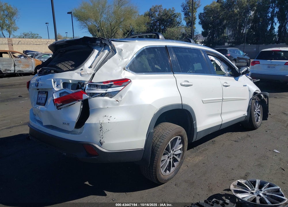 2019 TOYOTA HIGHLANDER HYBRID XLE VIN: 5TDJGRFH6KS071544