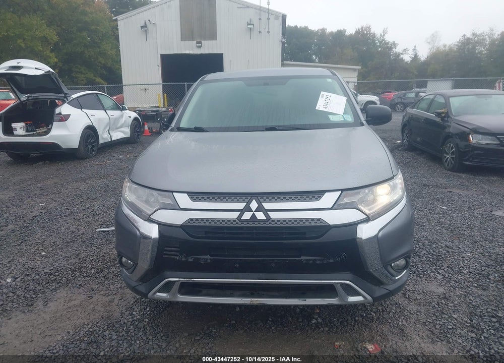2019 MITSUBISHI OUTLANDER ES VIN: JA4AZ3A38KZ015116