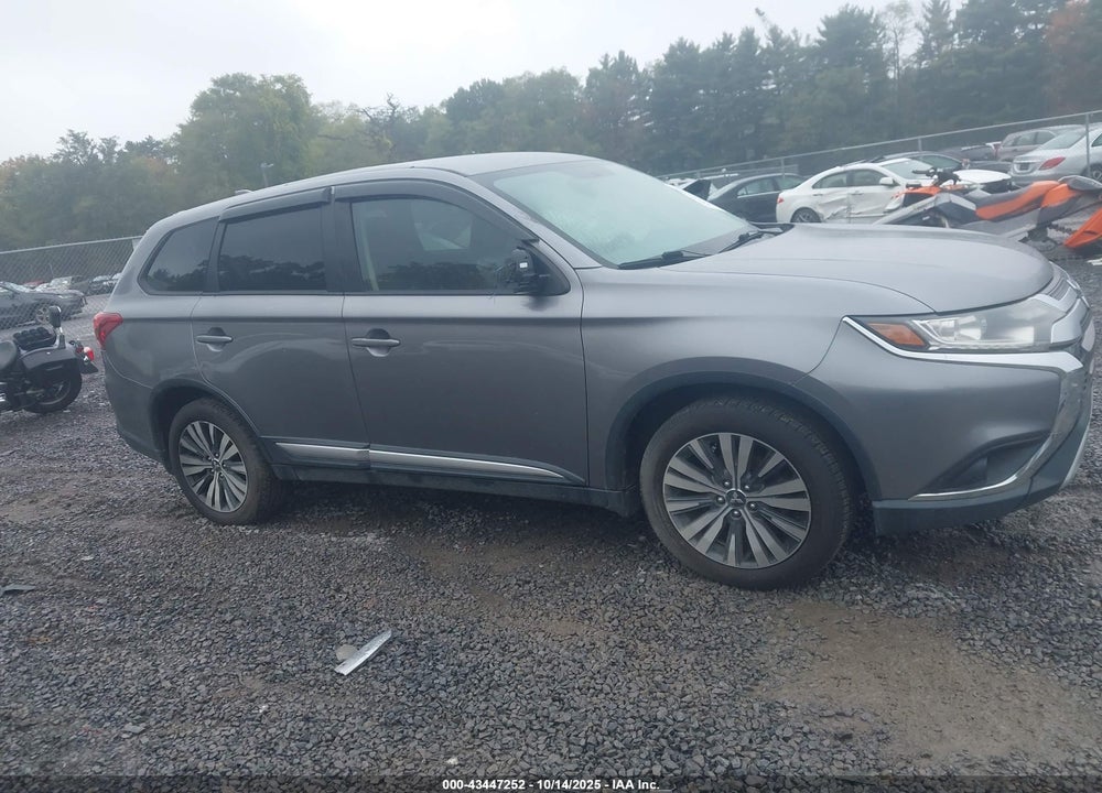 2019 MITSUBISHI OUTLANDER ES VIN: JA4AZ3A38KZ015116