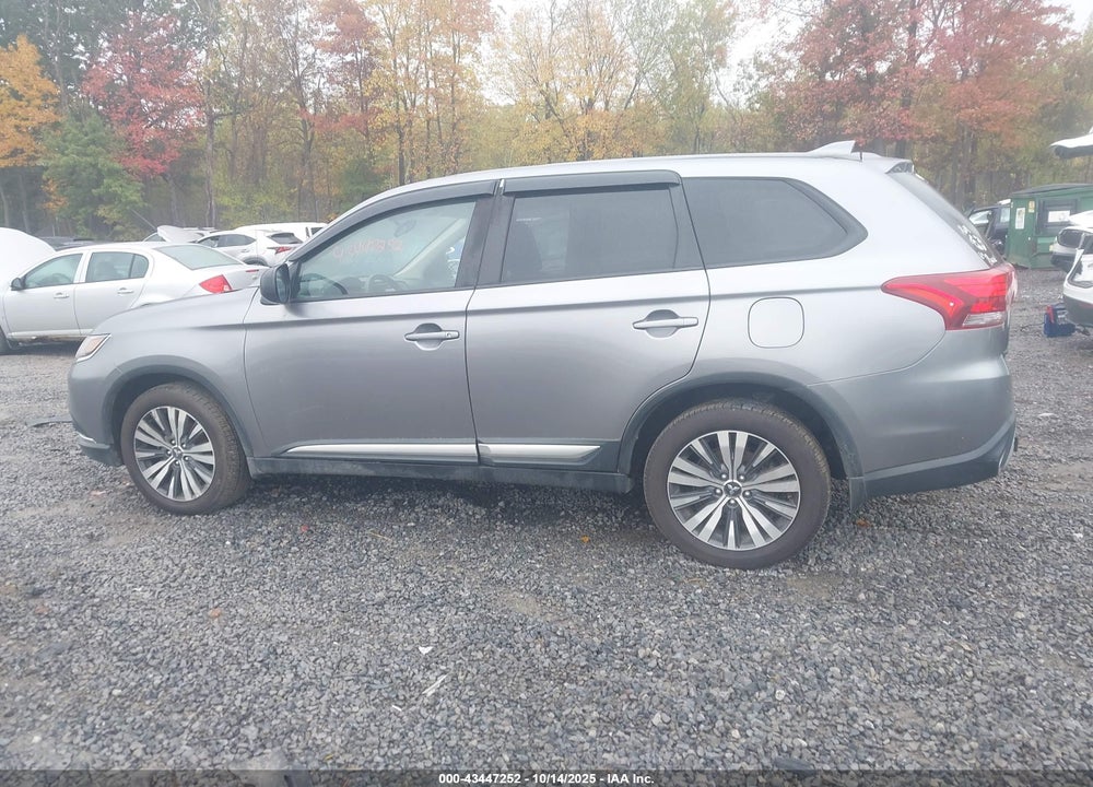 2019 MITSUBISHI OUTLANDER ES VIN: JA4AZ3A38KZ015116