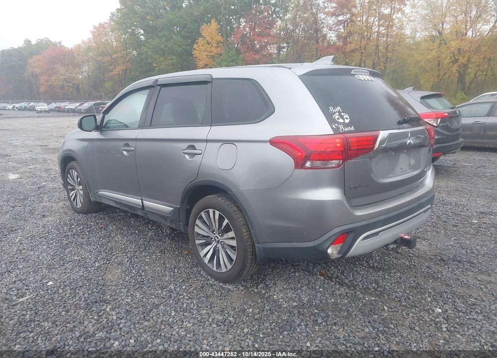 2019 MITSUBISHI OUTLANDER ES VIN: JA4AZ3A38KZ015116