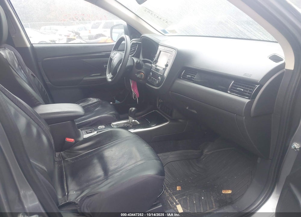 2019 MITSUBISHI OUTLANDER ES VIN: JA4AZ3A38KZ015116