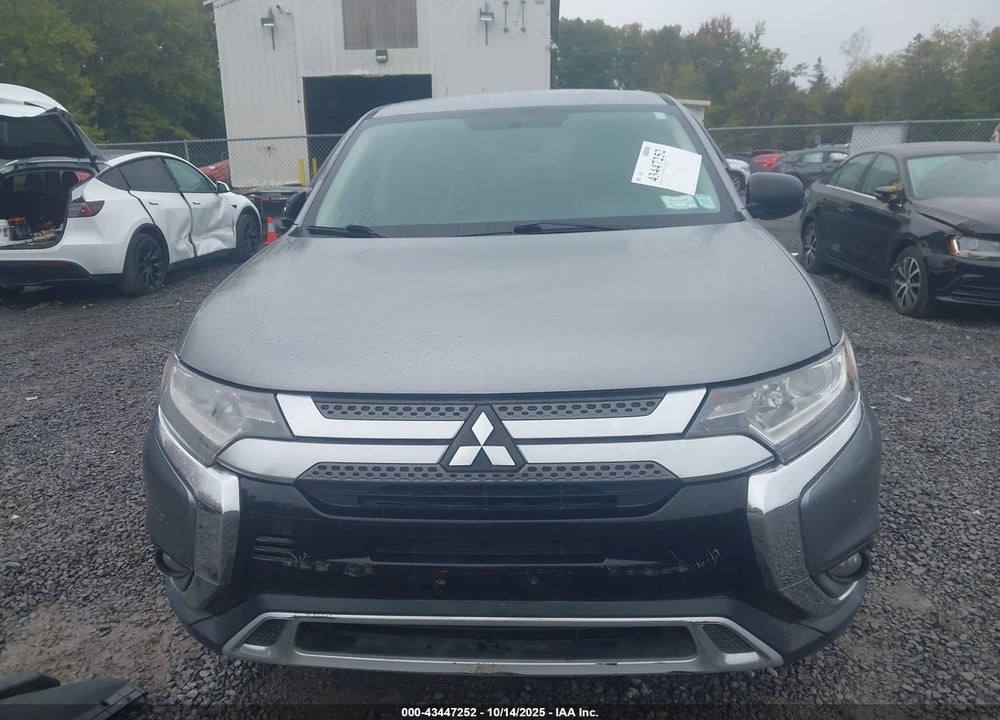 2019 MITSUBISHI OUTLANDER ES VIN: JA4AZ3A38KZ015116