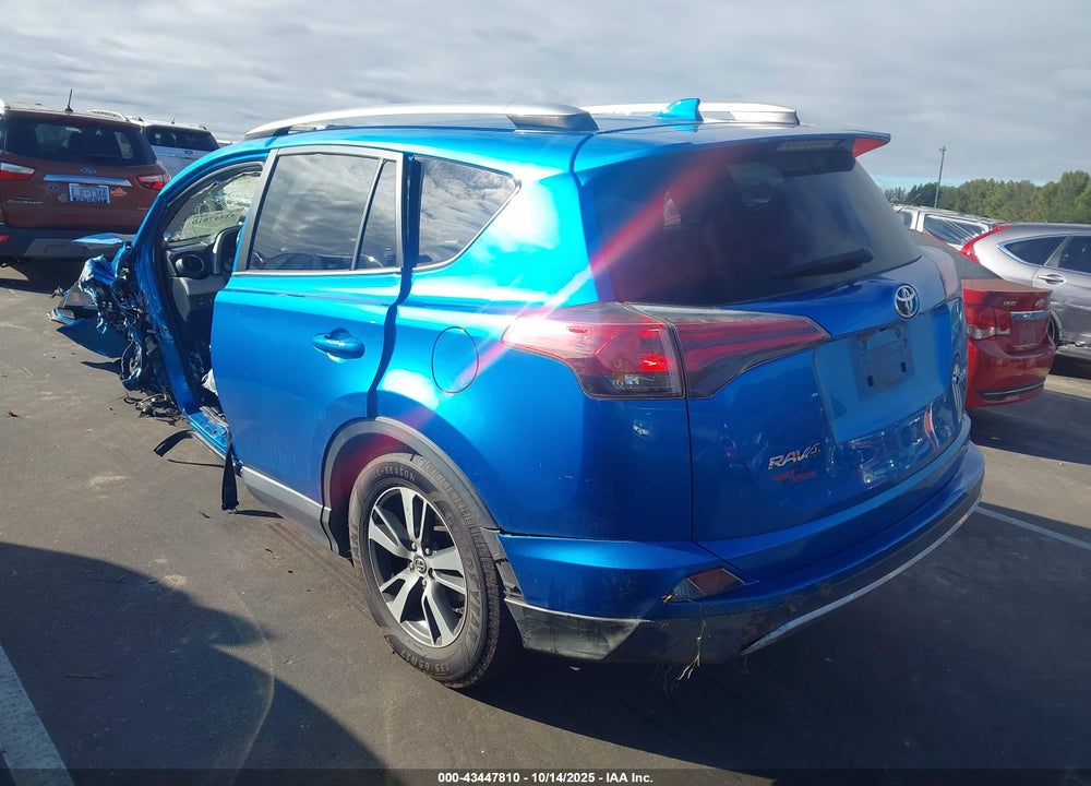 2018 TOYOTA RAV4 XLE VIN: JTMWFREV2JJ738766