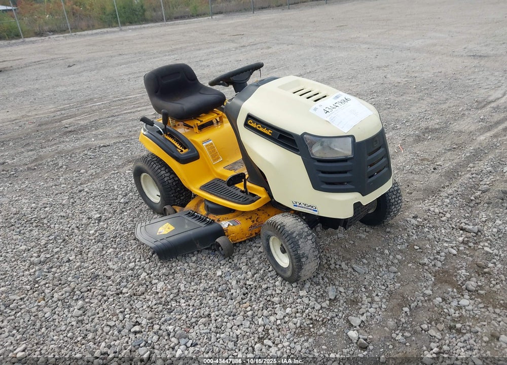2010 CUB CADET RIDING LAWNMOWER VIN: 1B041H20401