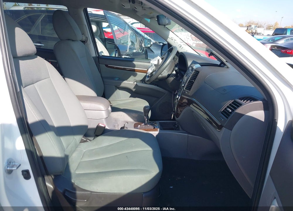 2012 HYUNDAI SANTA FE VIN: 5XYZGDAB7CG092846
