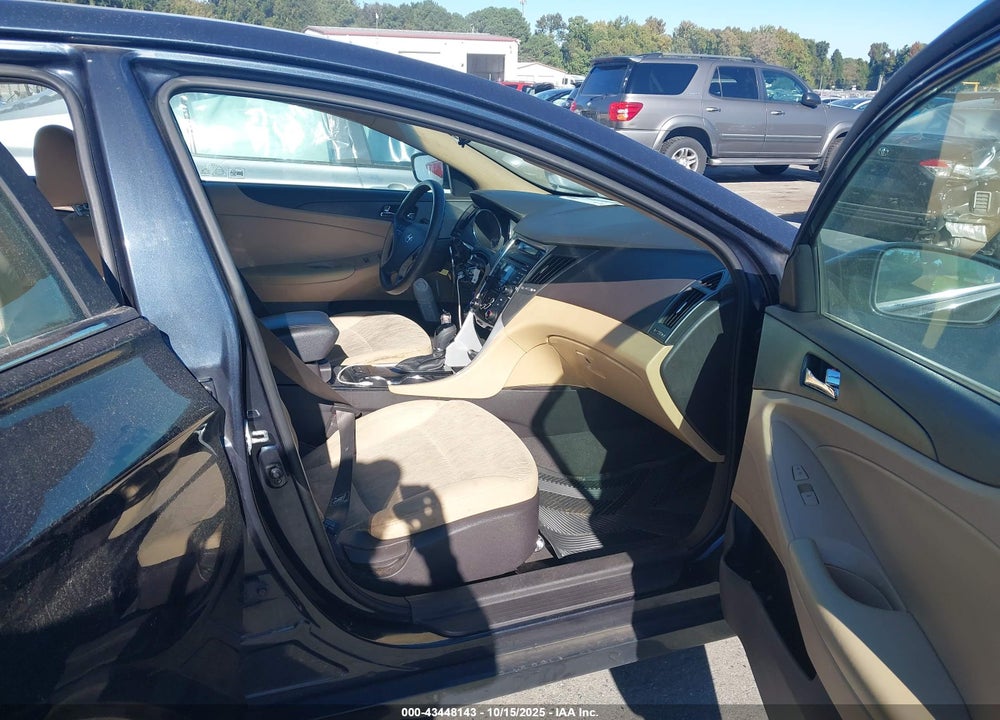 2013 HYUNDAI SONATA VIN: 5NPEB4AC3DH736603