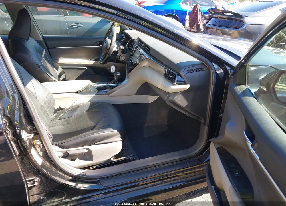 2019 TOYOTA CAMRY SE VIN: 4T1B11HK5KU211784