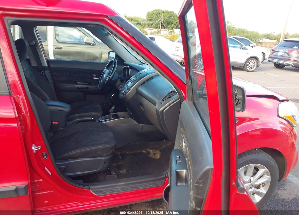 2013 KIA SOUL + VIN: KNDJT2A6XD7606364