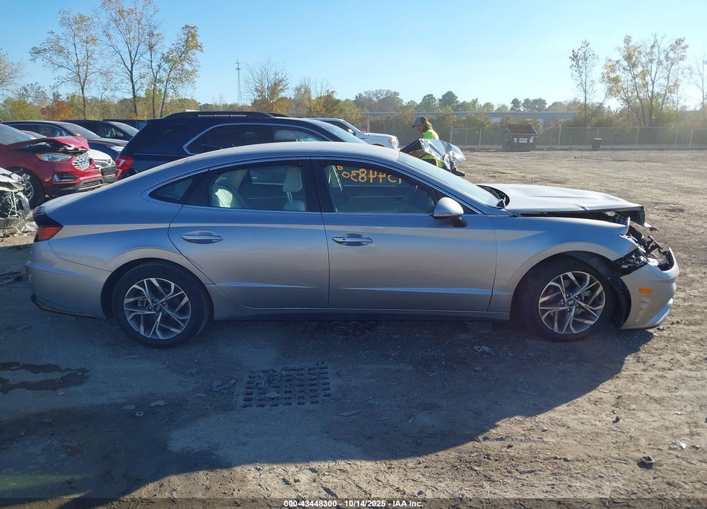 2021 HYUNDAI SONATA VIN: KMHL64JA9MA158617