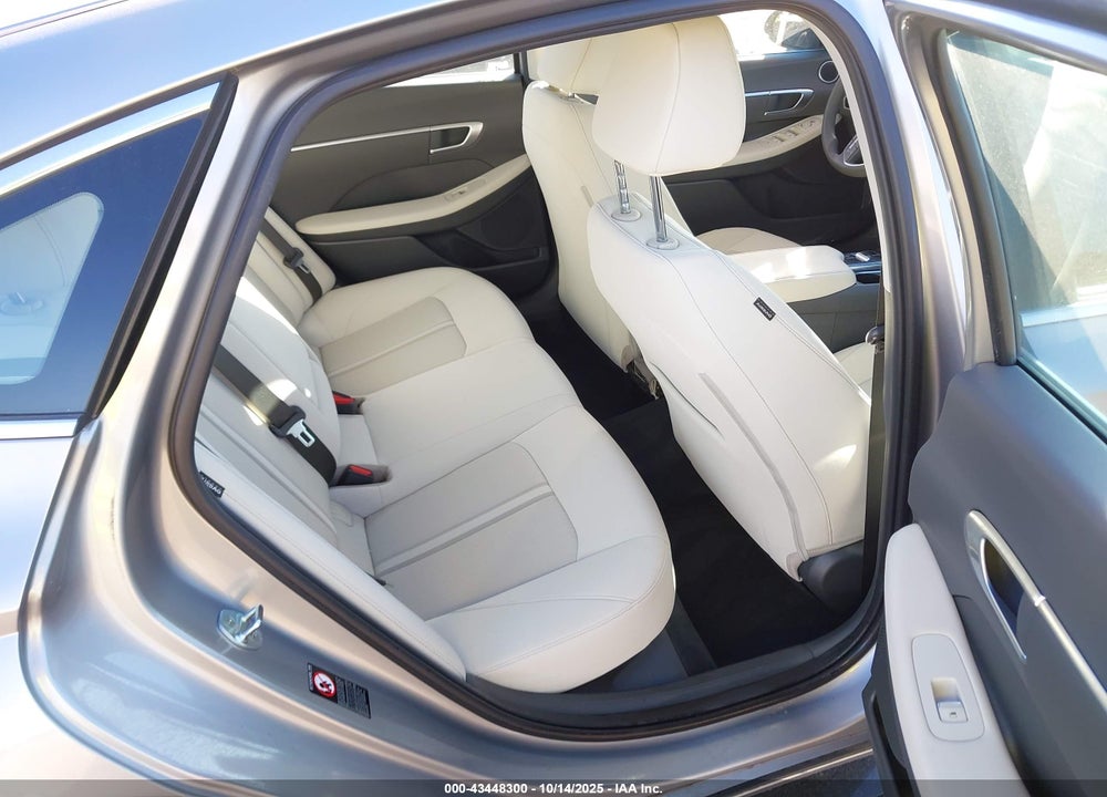 2021 HYUNDAI SONATA VIN: KMHL64JA9MA158617