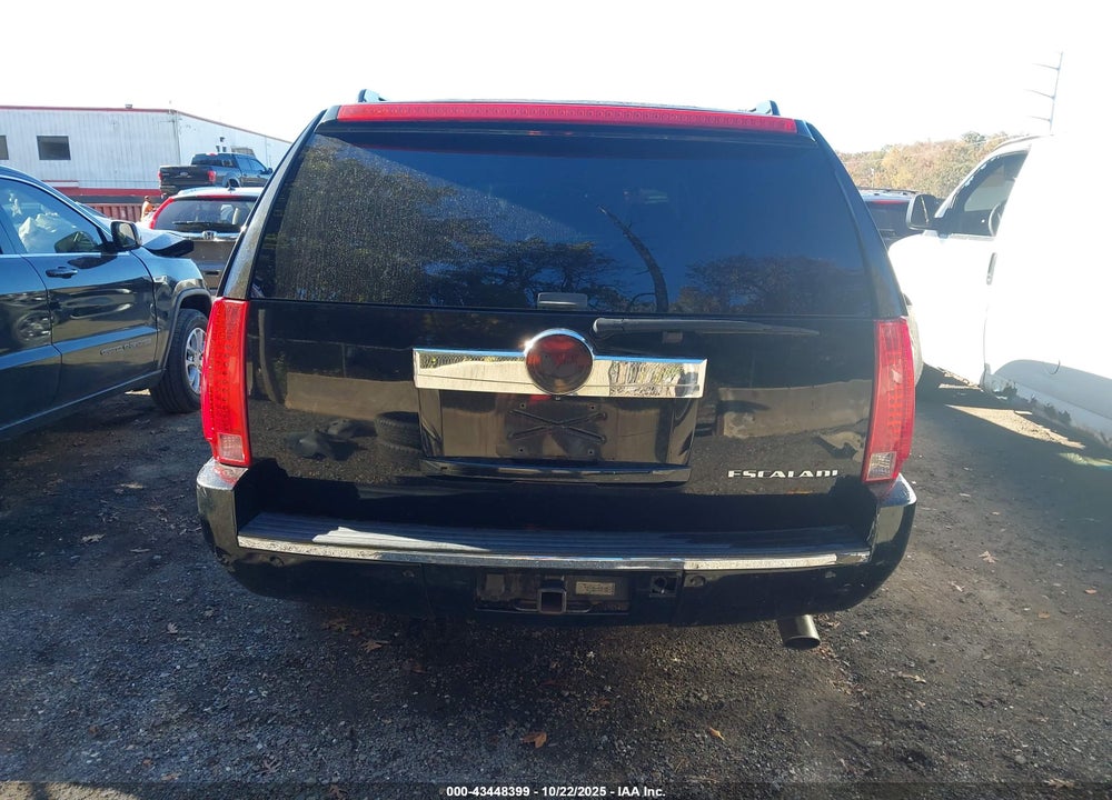 2008 CADILLAC ESCALADE ESV VIN: 1GYFK66818R233858