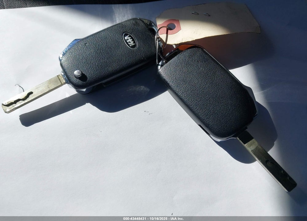 2021 KIA SELTOS S VIN: KNDEUCAA9M7198075