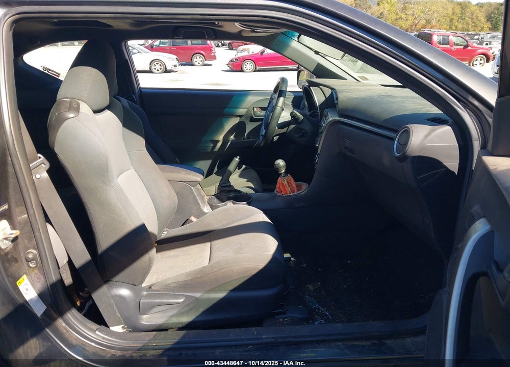 2014 SCION TC VIN: JTKJF5C75E3074912