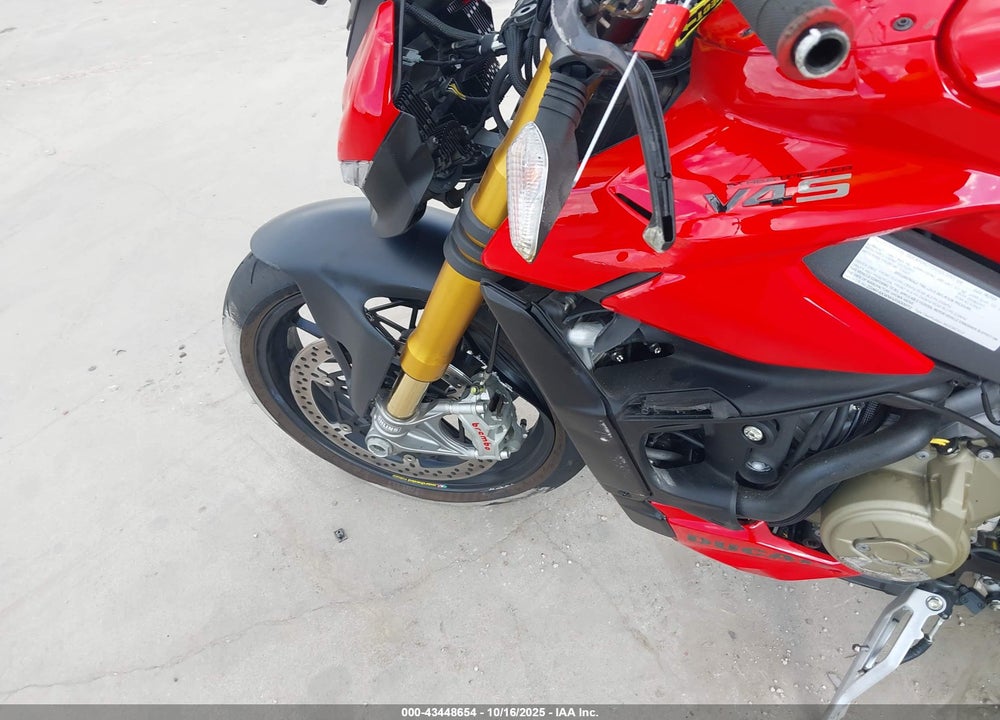 2024 DUCATI STREETFIGHTER V4/V4S VIN: ZDMFAKWW4RB009112