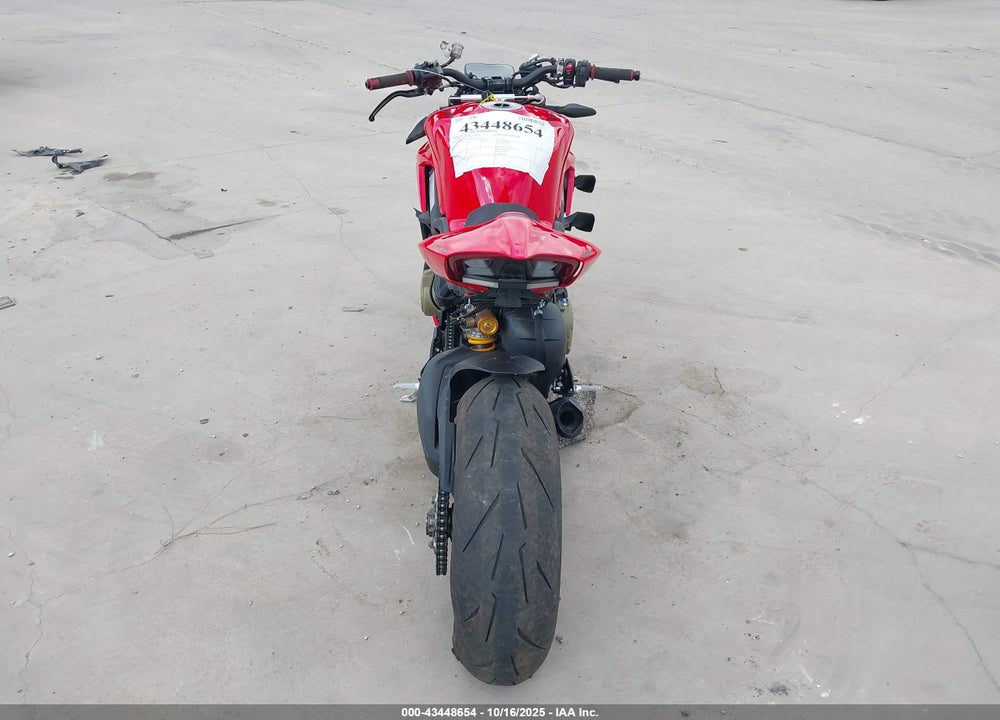 2024 DUCATI STREETFIGHTER V4/V4S VIN: ZDMFAKWW4RB009112