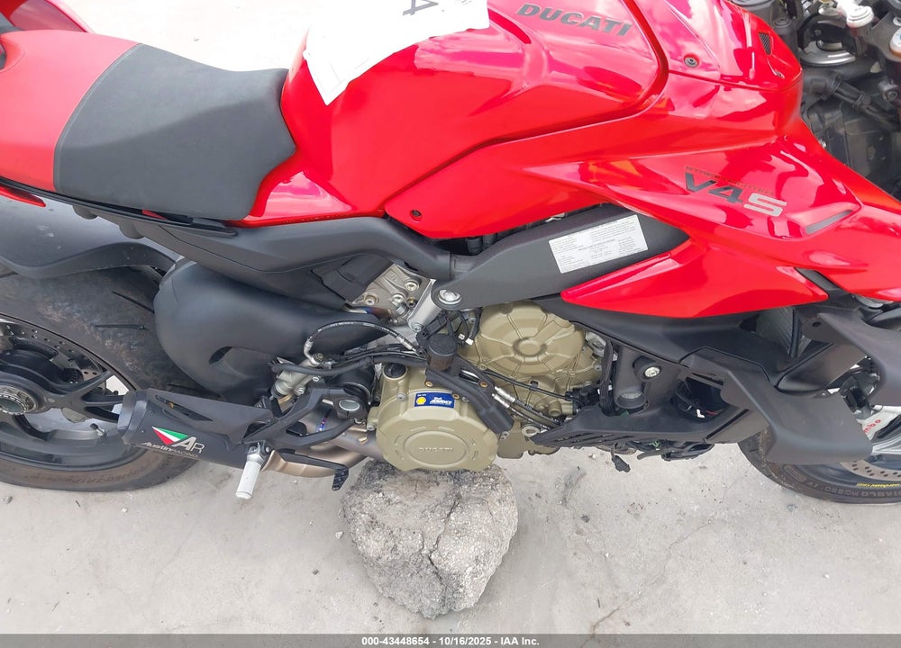 2024 DUCATI STREETFIGHTER V4/V4S VIN: ZDMFAKWW4RB009112