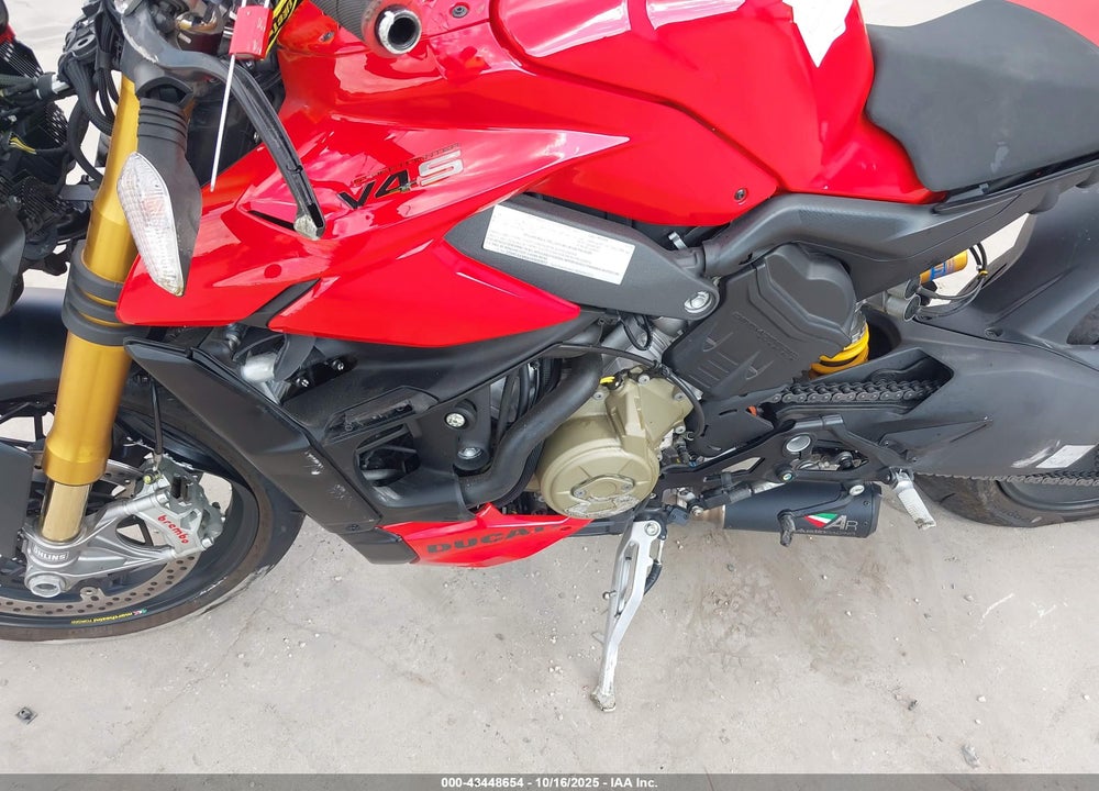 2024 DUCATI STREETFIGHTER V4/V4S VIN: ZDMFAKWW4RB009112