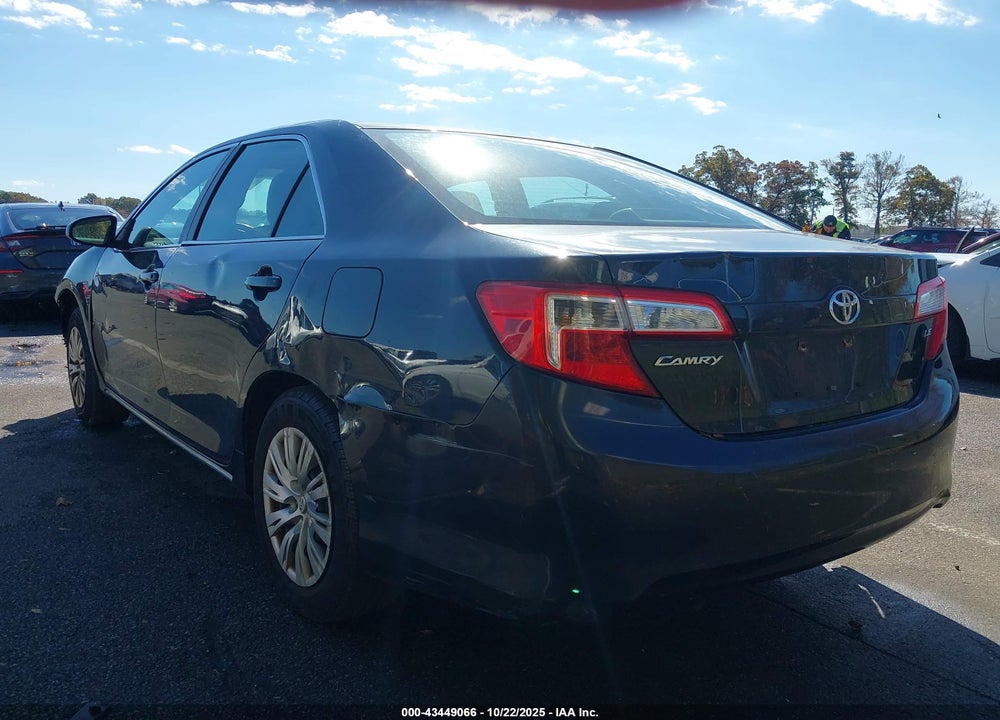 2013 TOYOTA CAMRY LE VIN: 4T1BF1FK8DU238453