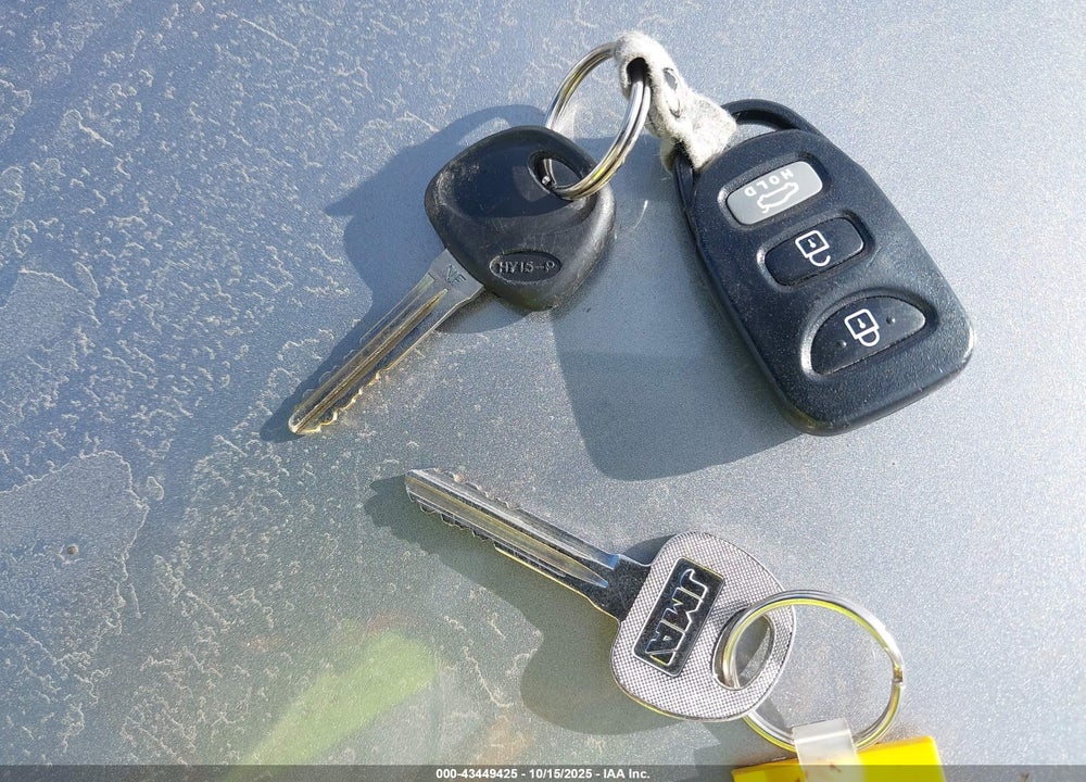 2015 HYUNDAI ELANTRA VIN: KMHDH4AE9FU265928