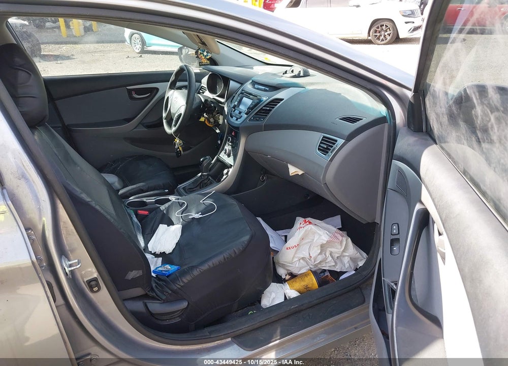 2015 HYUNDAI ELANTRA VIN: KMHDH4AE9FU265928