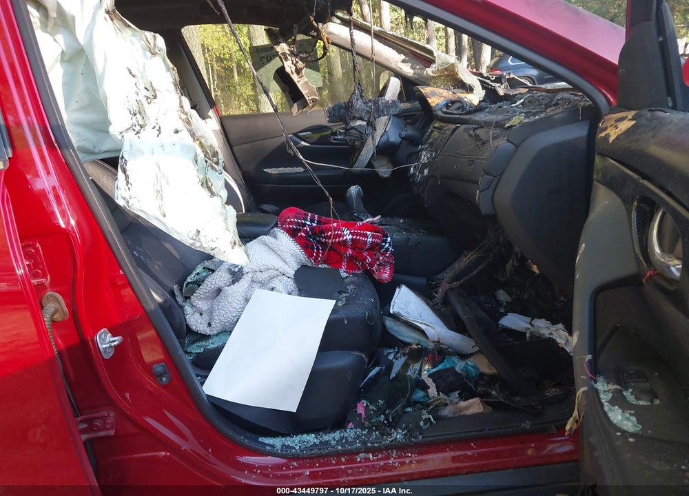 2017 NISSAN ROGUE VIN: JN8AT2MV6HW251020