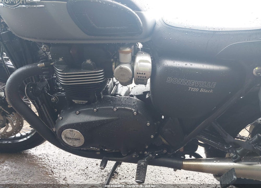 2022 TRIUMPH MOTORCYCLE BONNEVILLE T120/BLACK VIN: SMTD40HL5NTAY7473