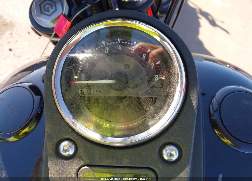 2015 HARLEY-DAVIDSON FXDB VIN: 1HD1GXM13FT303940