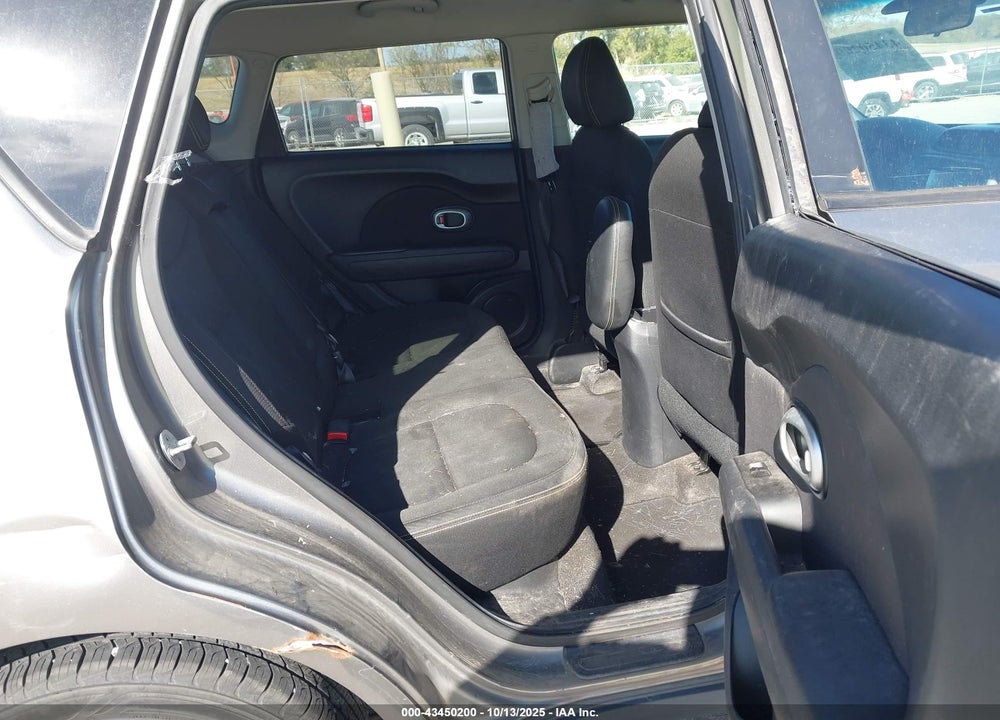 2016 KIA SOUL + VIN: KNDJP3A53G7241614