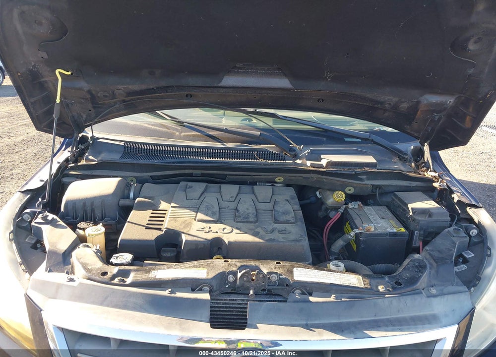 2010 VOLKSWAGEN ROUTAN VIN: 2V4RW5DX5AR305940