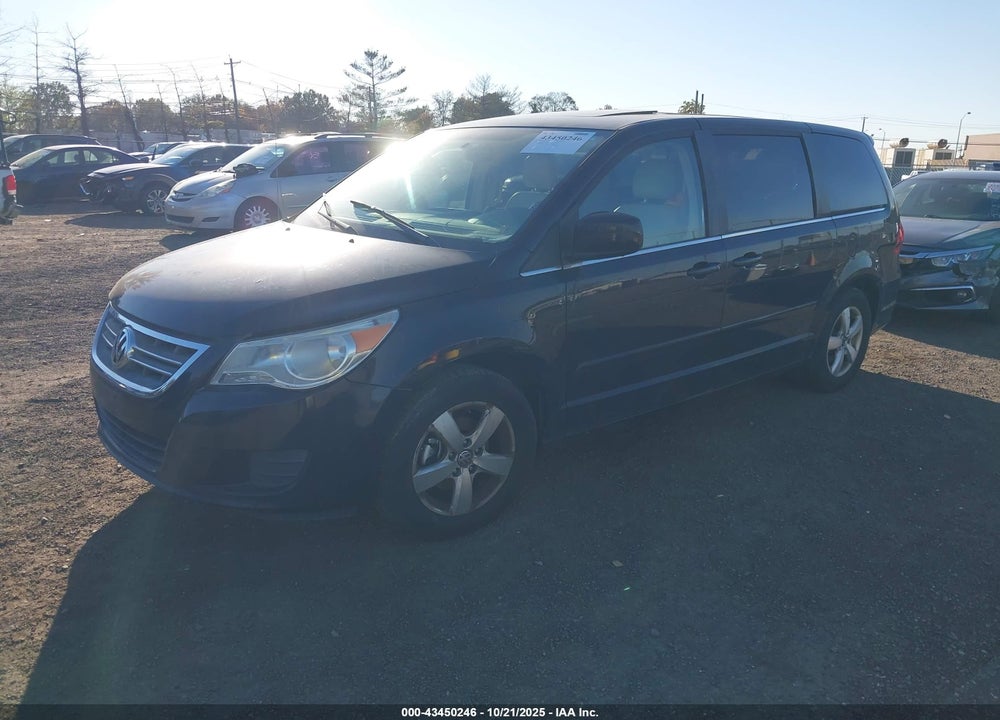 2010 VOLKSWAGEN ROUTAN VIN: 2V4RW5DX5AR305940