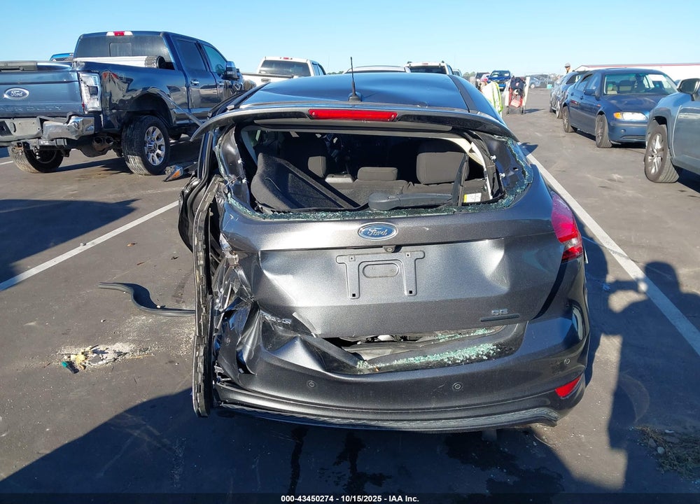 2015 FORD FOCUS SE VIN: 1FADP3K29FL372348