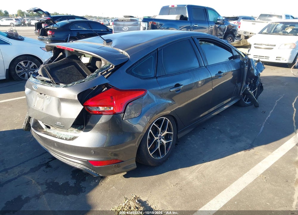 2015 FORD FOCUS SE VIN: 1FADP3K29FL372348