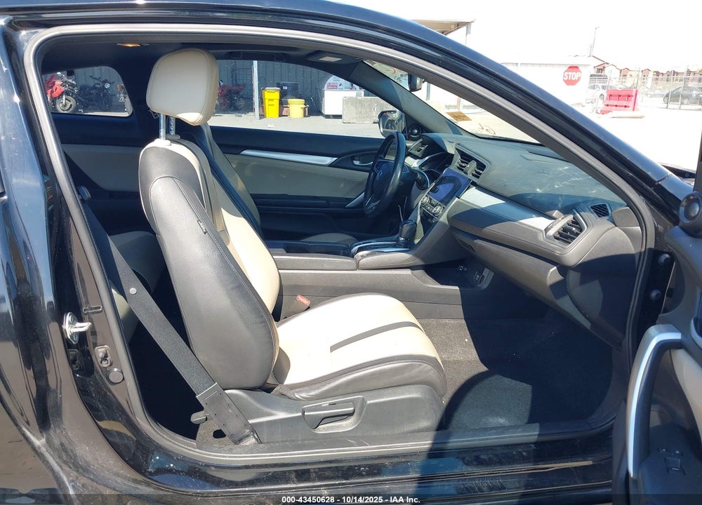 2017 HONDA CIVIC TOURING VIN: 2HGFC3B90HH352065
