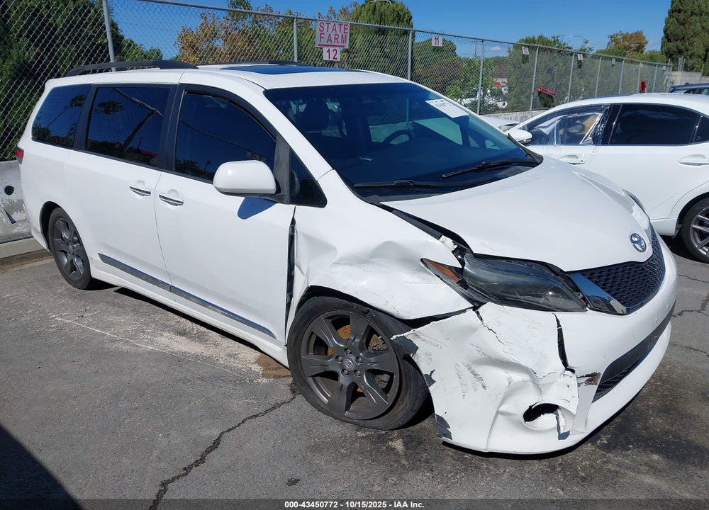 2015 TOYOTA SIENNA SE 8 PASSENGER VIN: 5TDXK3DC9FS672966