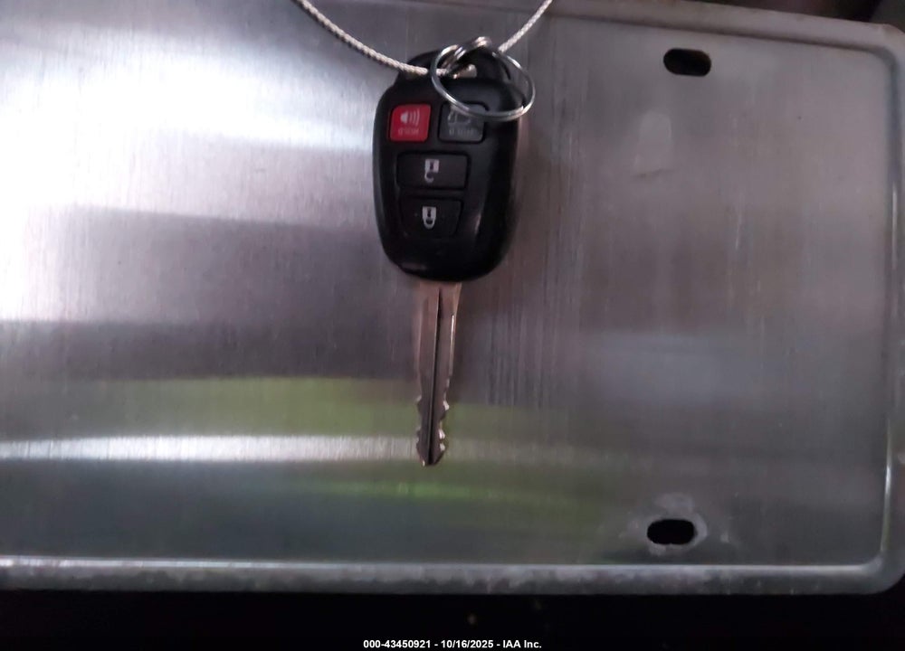2015 TOYOTA RAV4 VIN: 2T3WFREV1FW176979