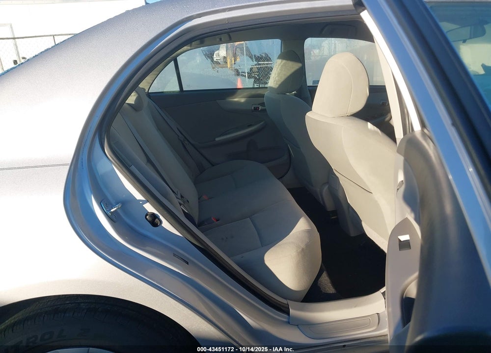 2010 TOYOTA COROLLA LE VIN: 1NXBU4EE4AZ307072
