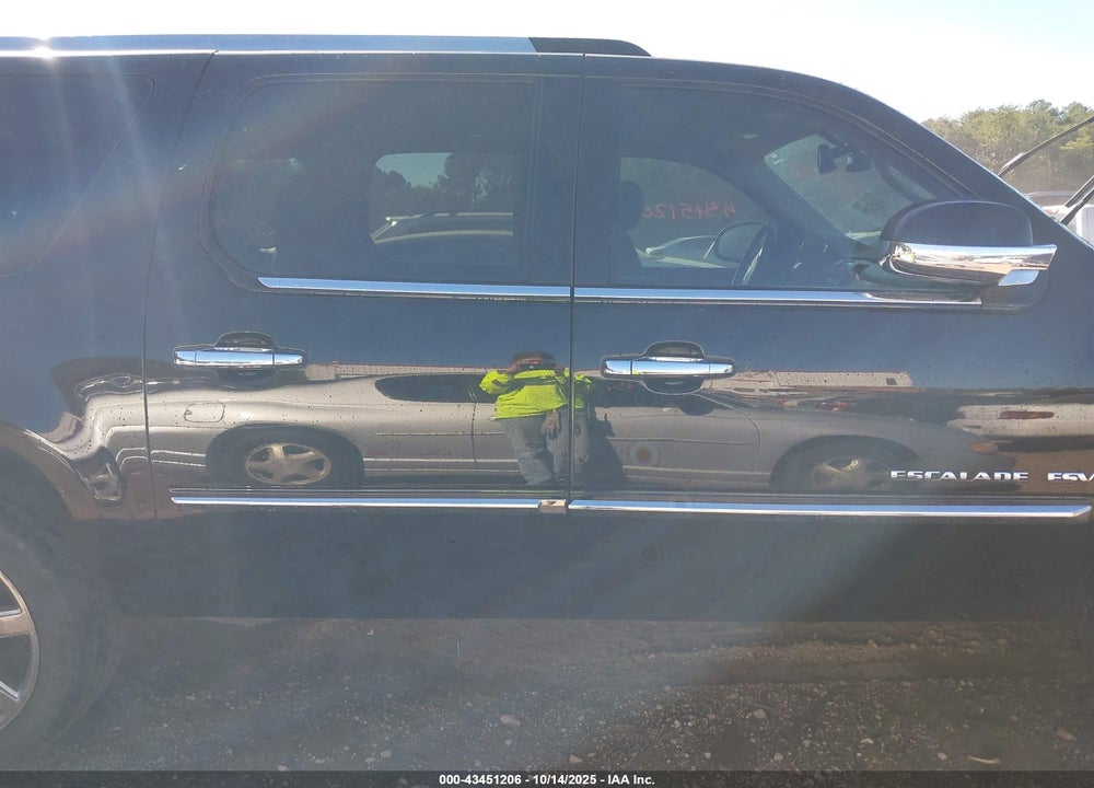 2014 CADILLAC ESCALADE ESV VIN: 1GYS4HEF5ER238531