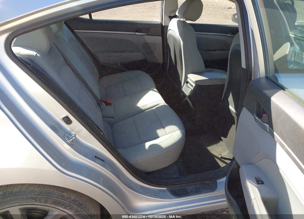 2017 HYUNDAI ELANTRA SE VIN: 5NPD84LFXHH084649