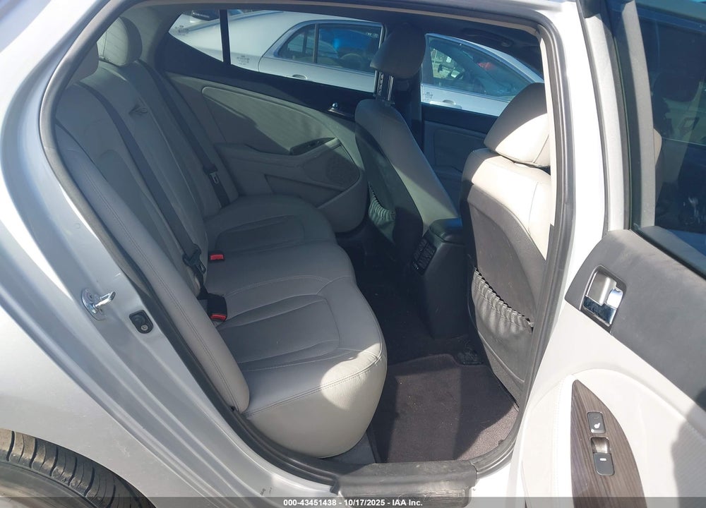 2011 KIA OPTIMA EX VIN: KNAGN4A75B5126912