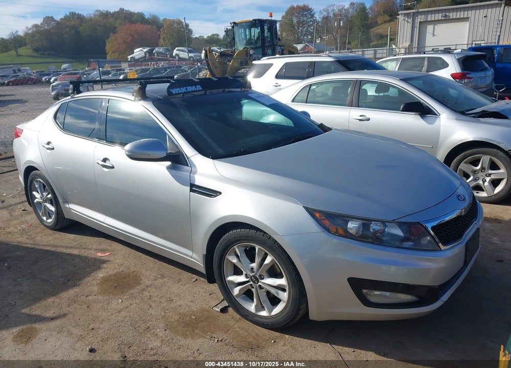 2011 KIA OPTIMA EX VIN: KNAGN4A75B5126912