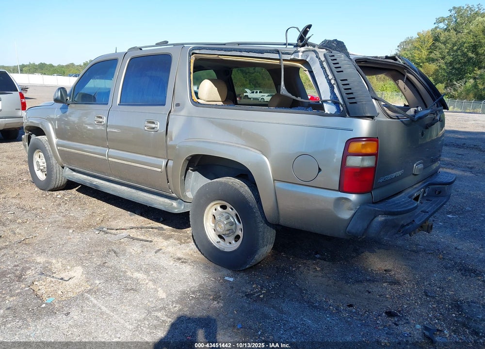 2002 CHEVROLET SUBURBAN 2500 LT VIN: 3GNGK26G92G296599