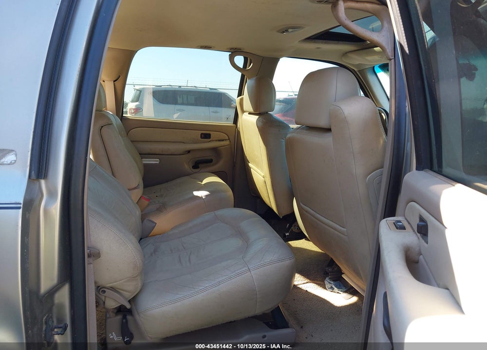 2002 CHEVROLET SUBURBAN 2500 LT VIN: 3GNGK26G92G296599