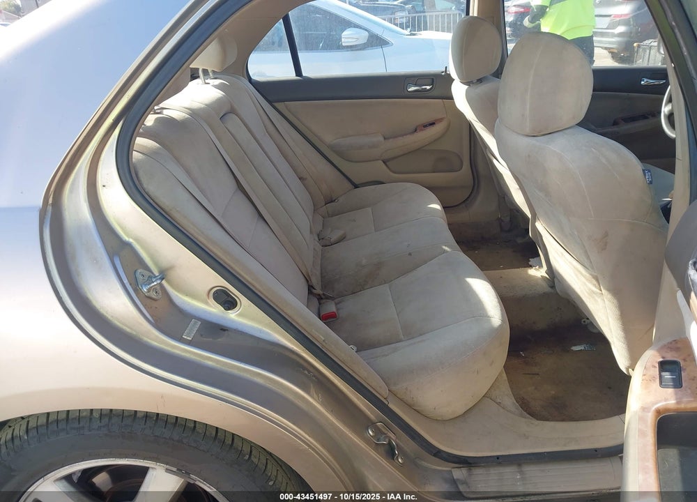 2003 HONDA ACCORD 2.4 EX VIN: JHMCM56633C087842