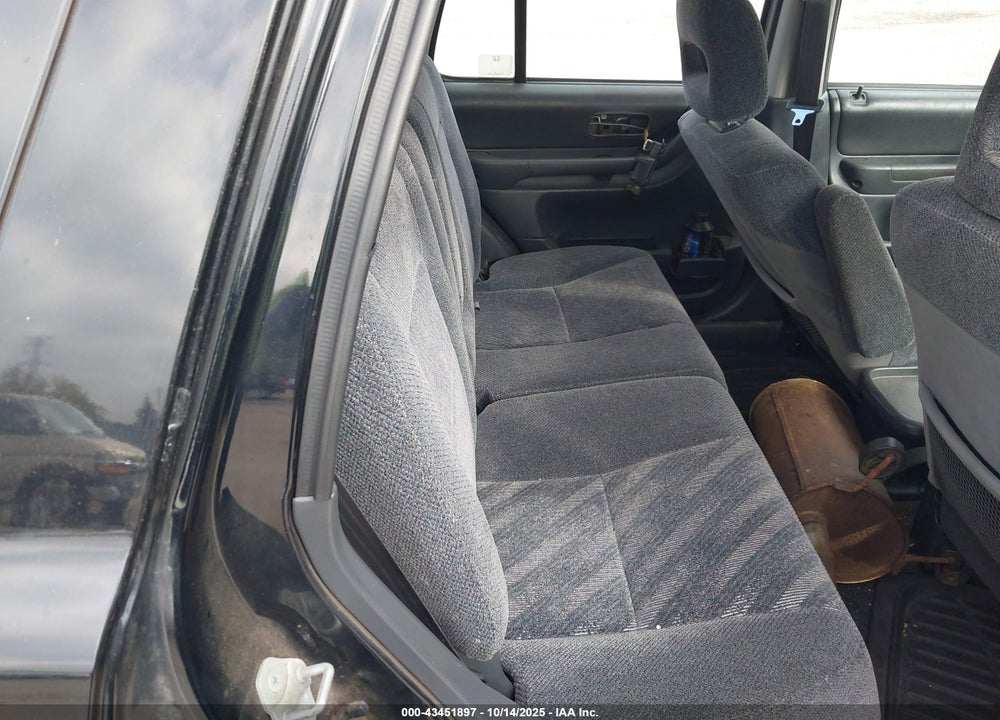 1999 HONDA CR-V LX VIN: JHLRD1844XC019123